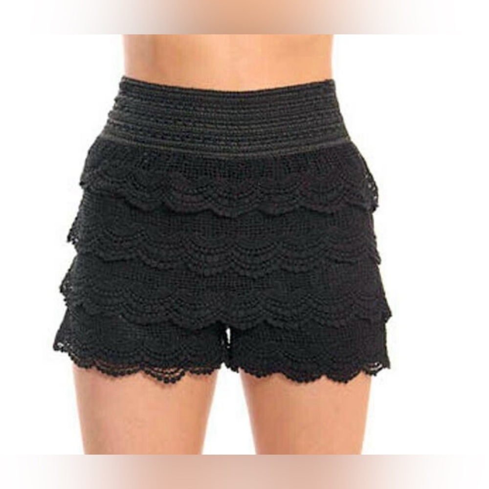 M USA Crochet Scalloped Trim Tiered Skort Sz M/L Black